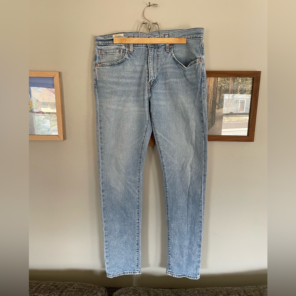 Men’s Levi’s 512 slim fit 32x32 light wash jeans